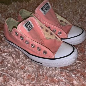 🦩Coral pink converse 🦩